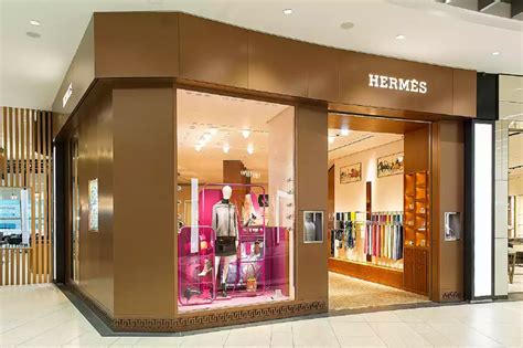 hermes fiumicino corriere|Hermès Rome Fiumicino Airport Terminal 3 .